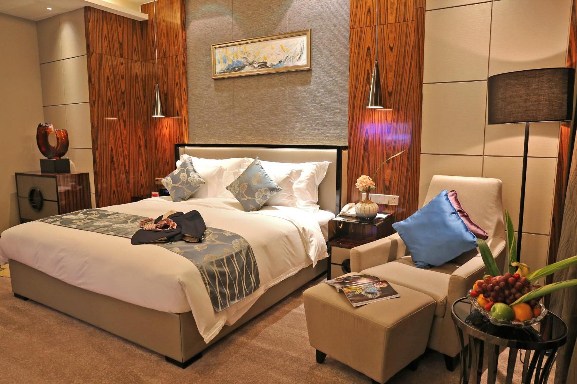 Ramada Plaza Liuzhou Liudong Hotell Eksteriør bilde