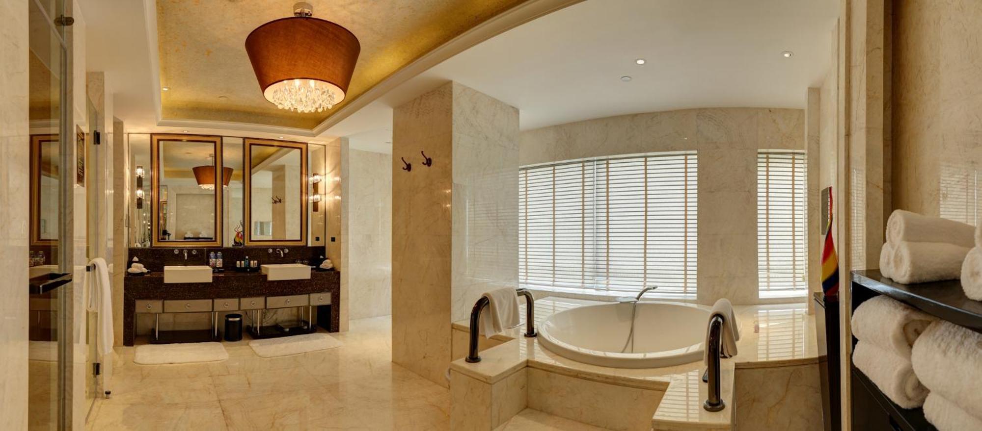 Ramada Plaza Liuzhou Liudong Hotell Eksteriør bilde
